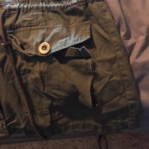 Vest - Picture 3 of 4